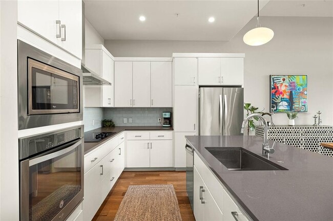 Building Photo - 5921 Hiline Rd