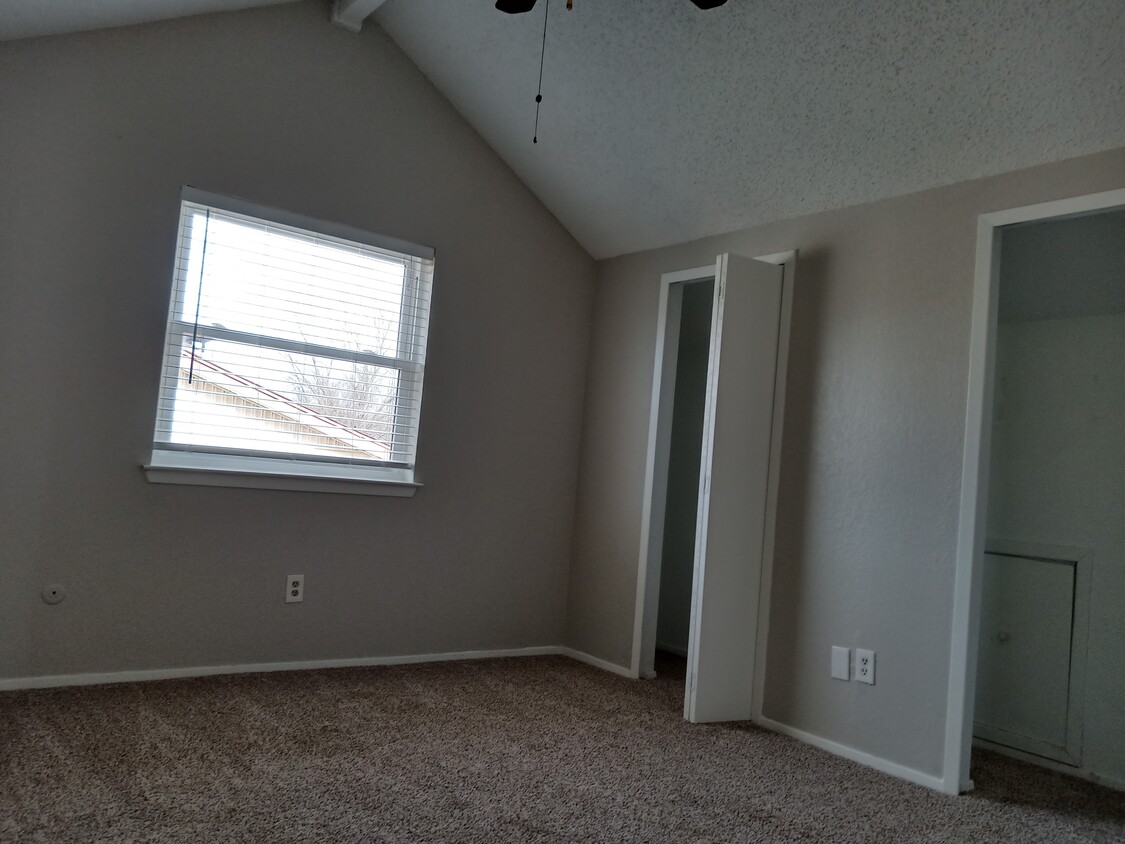 Primary Photo - 1409 Golden Grove Dr