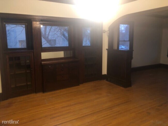 Building Photo - 3 br, 1 bath House - 722 6th Ave S