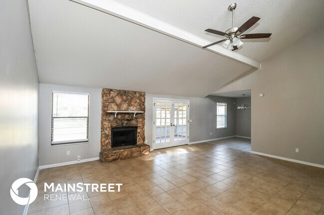 Foto del edificio - 4385 Queensway Dr