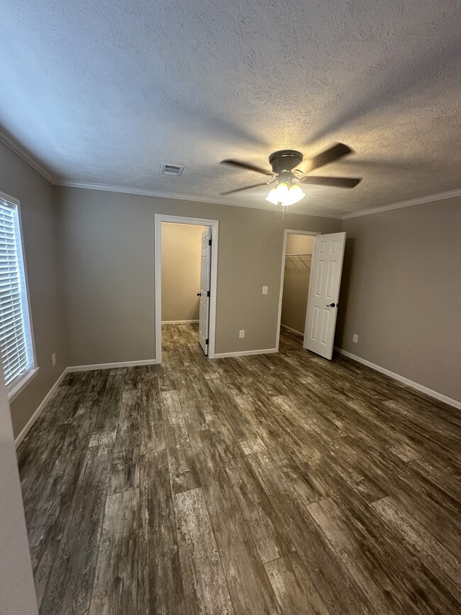 Building Photo - 119 Olive Ln