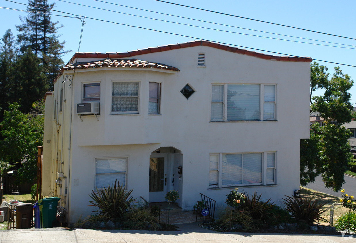 Primary Photo - 209-211 215 2nd St