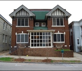 Primary Photo - 611 Houston St