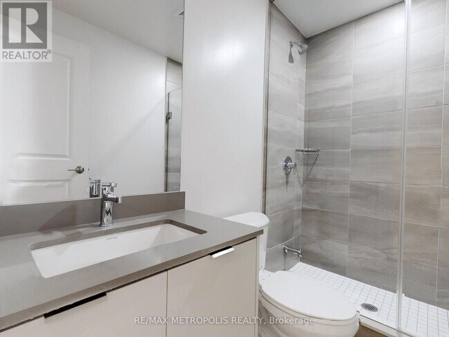 Photo du bâtiment - 204 Burnhamthorpe Rd E