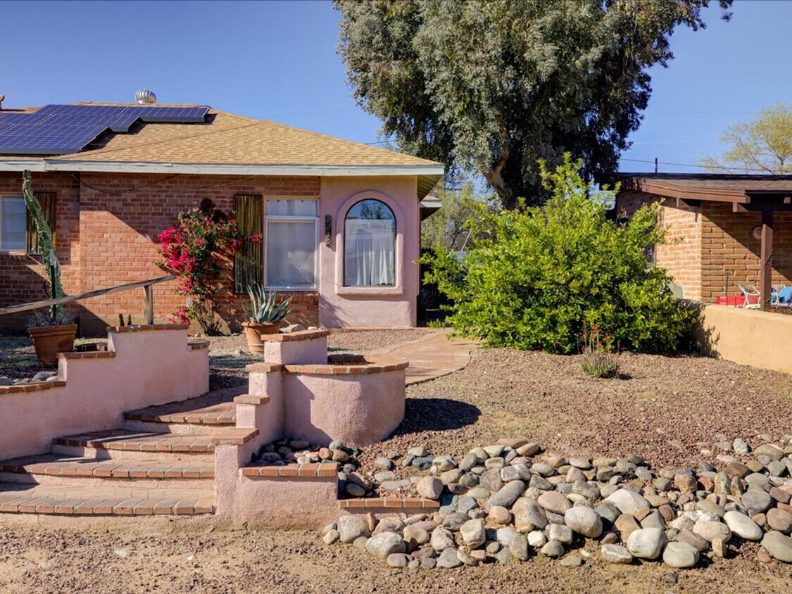 Primary Photo - 2 Bedroom 4 Bathroom