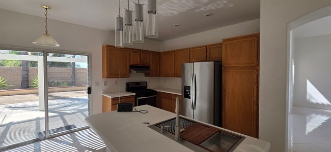 Building Photo - Four Bedroom Three Bathroom Home in Murrieta!