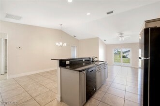 Building Photo - 4208 SW 7th Pl