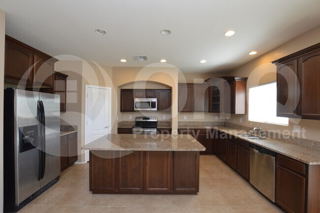 Foto del edificio - 9551 W Harmony Ln