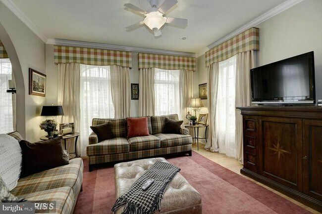 Foto del edificio - 921 Cameron St