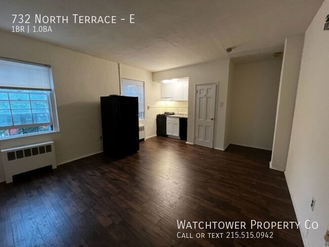 Building Photo - 732 North Terrace