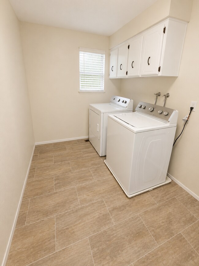 Foto del edificio - Must See 3 BED/2 Bath Rambler in Yelm Available 8/10/26! Close to JBLM!!!