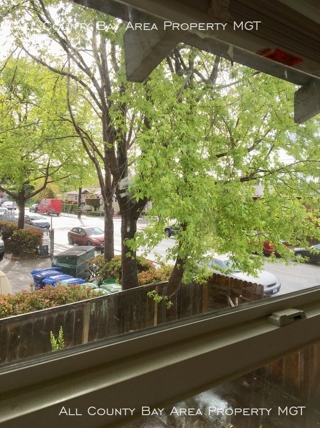 Building Photo - Cozy Studio with nice view