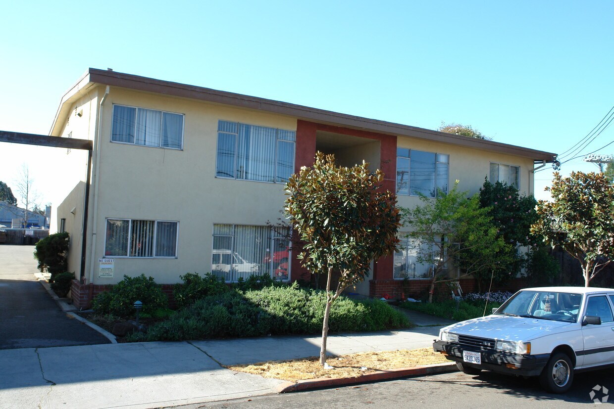 Foto principal - 1806 Berkeley Way