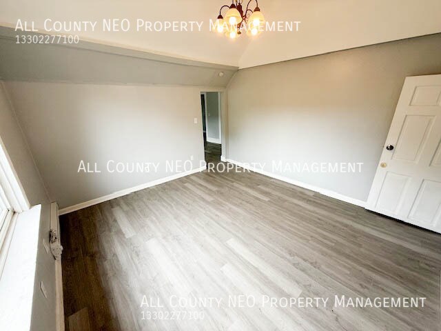 Building Photo - 2056 W 95th St