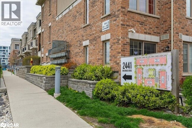 Building Photo - 2441 Greenwich Dr