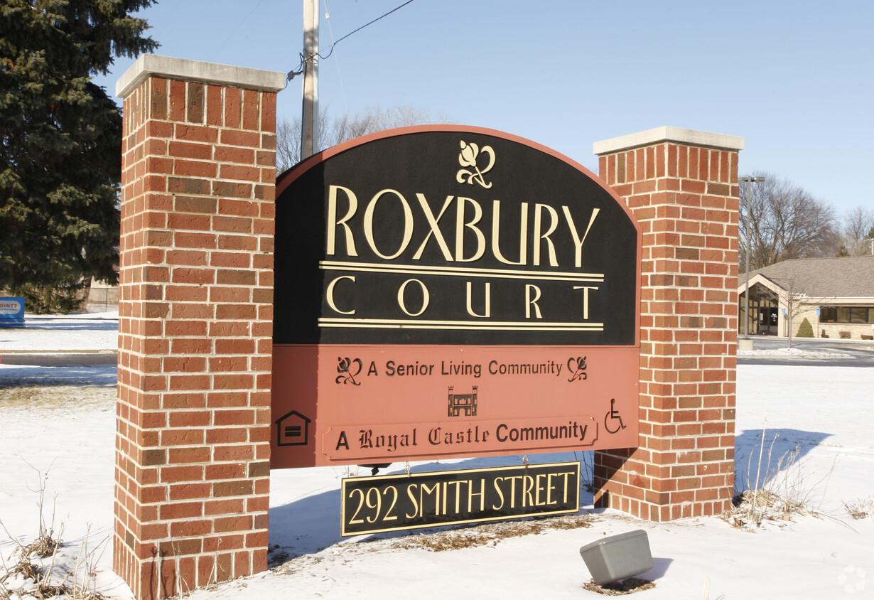 Foto del edificio - Roxbury Court Apartments