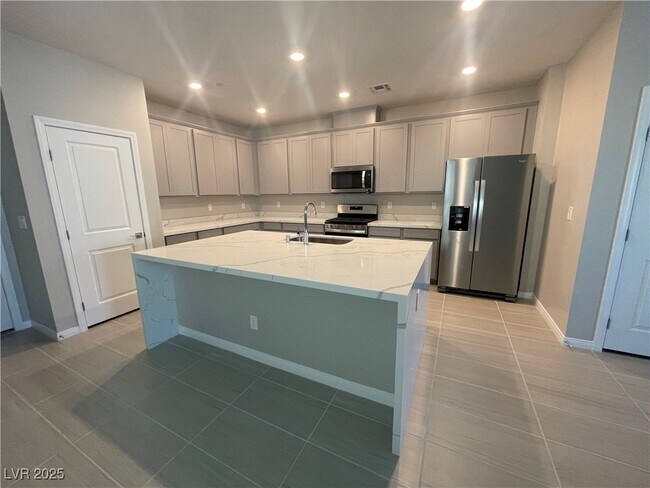 Foto del edificio - 490 Fairview Hills St
