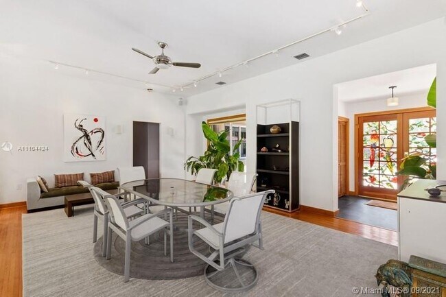 Foto del edificio - 625 Buttonwood Ln