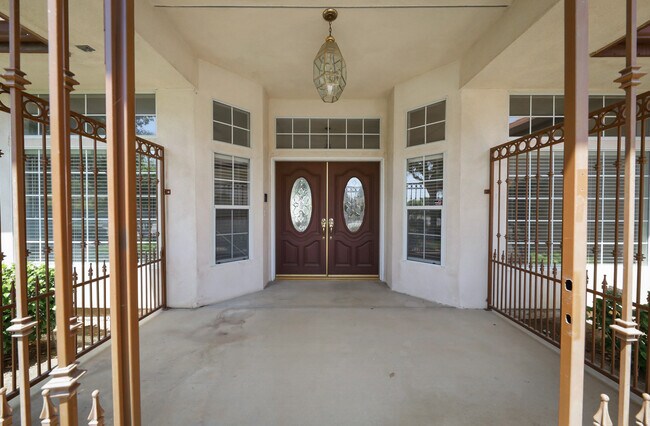 Foto del edificio - 4709 Laurel Springs Dr
