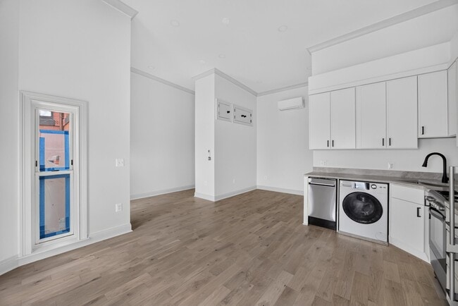 Photo - 311 East Capitol St SE (Washington, DC) Apartment