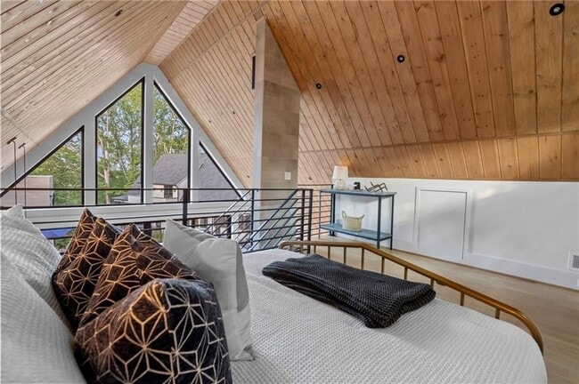 Building Photo - 1033 Reeder Cir NE