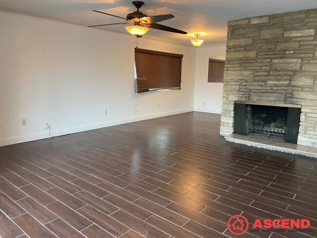 Foto del edificio - Unique Home Located in East Bakersfield!