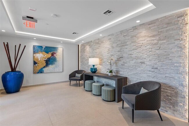 Foto del edificio - 777 Bayshore Dr