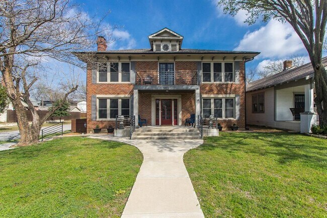 Building Photo - 5901 Belmont Ave