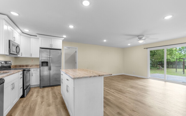 Building Photo - 2273 Jeffrey Dr
