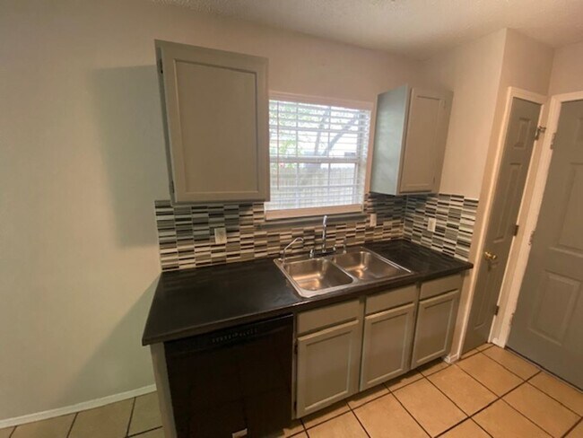 Foto del edificio - Cute 3 bedroom home in west Fayetteville