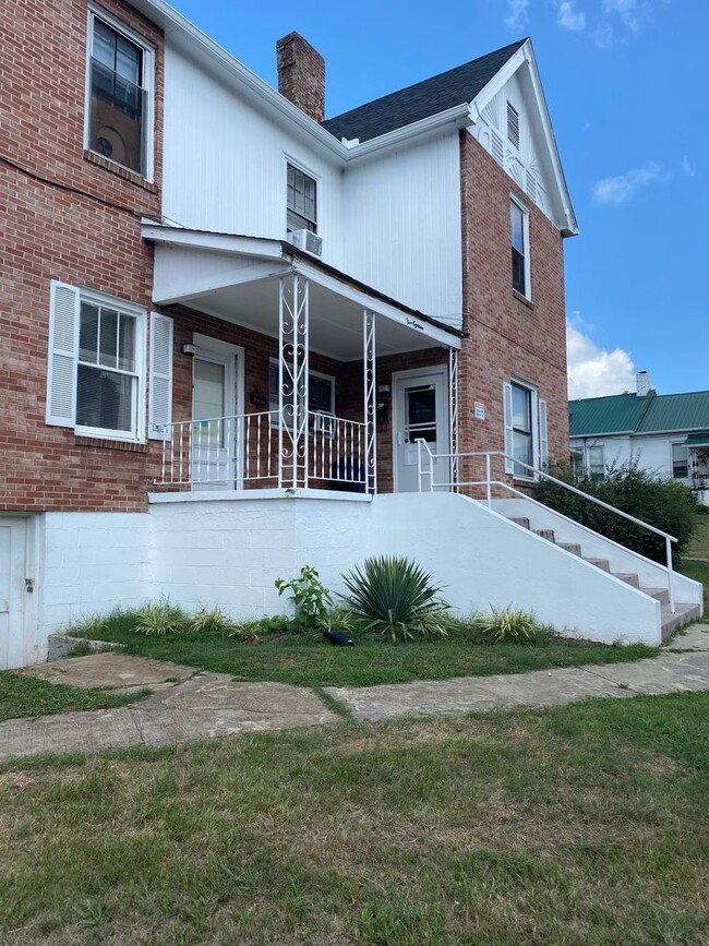 Building Photo - COLOR HOUSES GROUP, INC