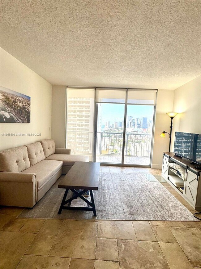 Foto del edificio - 1750 N Bayshore Dr