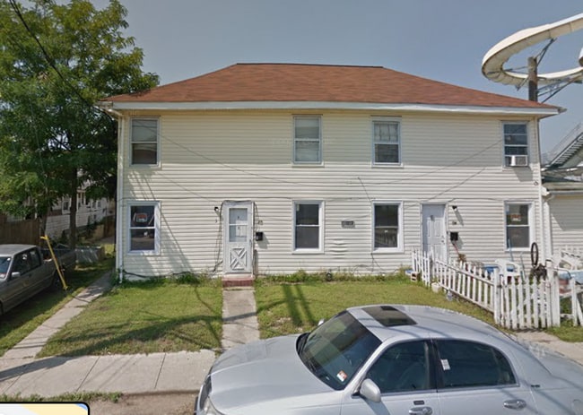 Building Photo - 15 Highland Ave