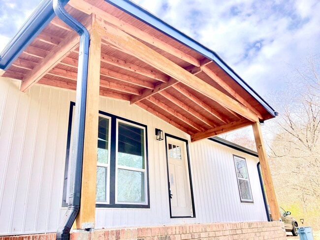 Building Photo - 6765 Emerald Isle Dr