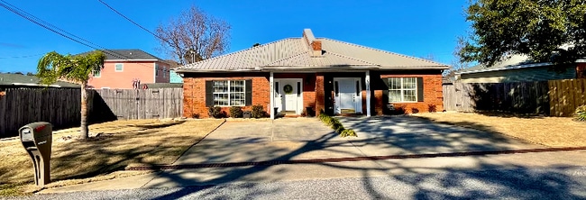 Building Photo - 6214 E Azalea Ave