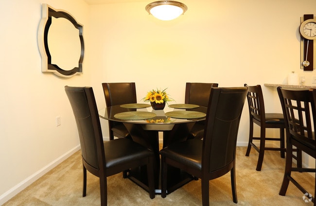 2 Bedroom 2 Bath The Preakness - The Paddocks of Saratoga