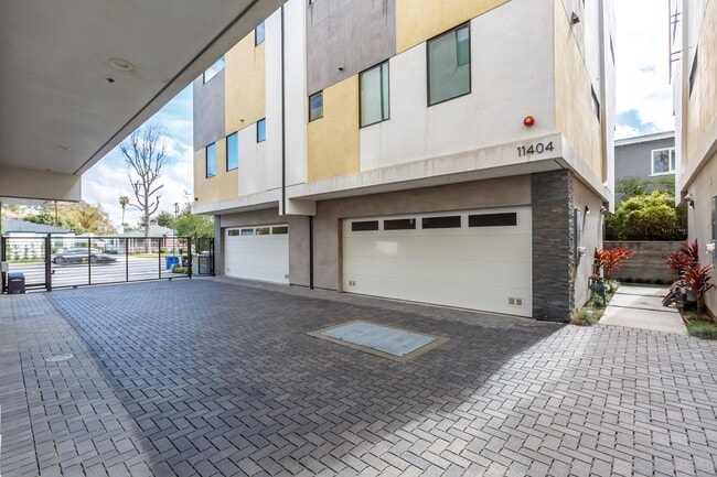 Foto del edificio - Stunning home in Studio City!