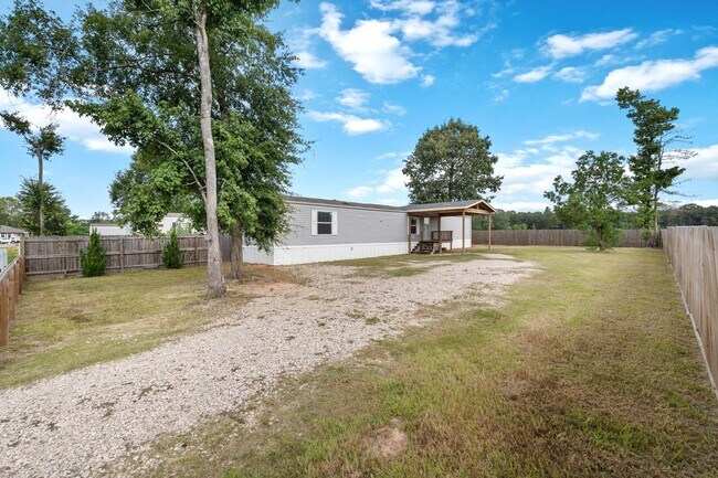 Building Photo - 16543 Tremont Dr