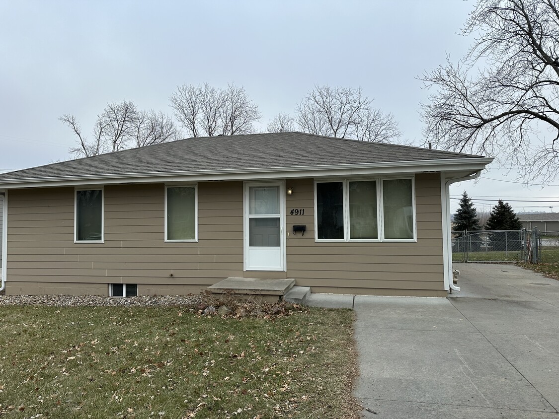 Photo - 4911 Sunset Dr (Ralston, NE)