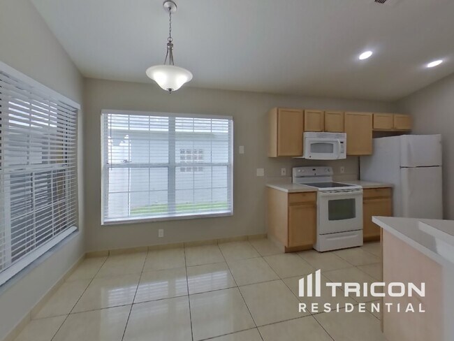 Building Photo - 2057 Shannon Lakes Boulevard Kissimmee FL