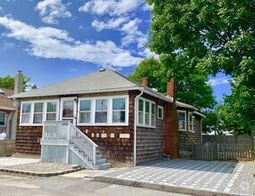 Building Photo - 23 R St