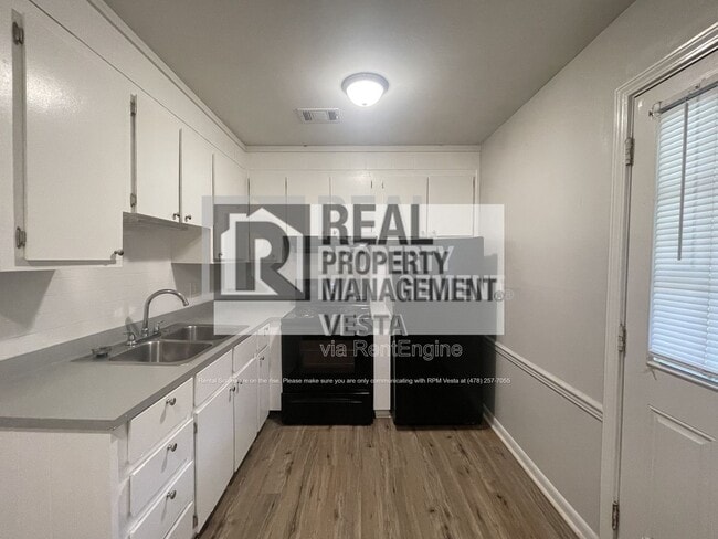 Building Photo - 406 Russell Pkwy