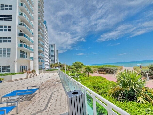 Building Photo - 6917 Collins Ave