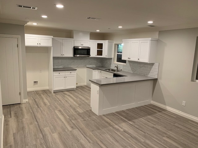 Building Photo - 6913 Vinevale Ave