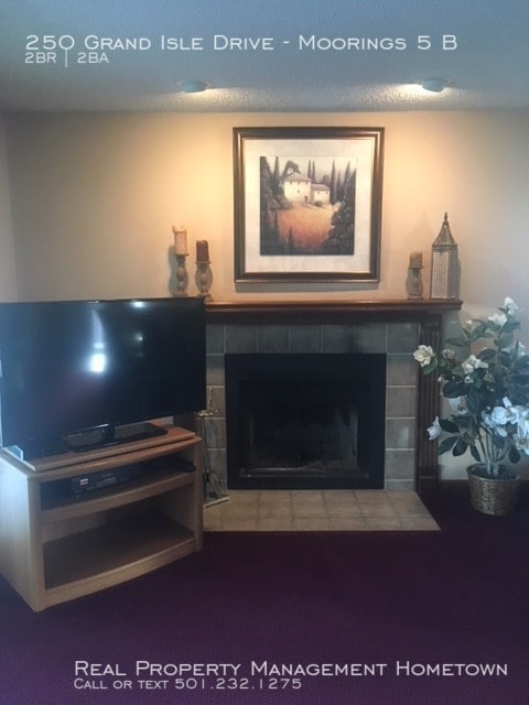 Building Photo - BEAUTIFUL CONDO AT THE MOORINGS
