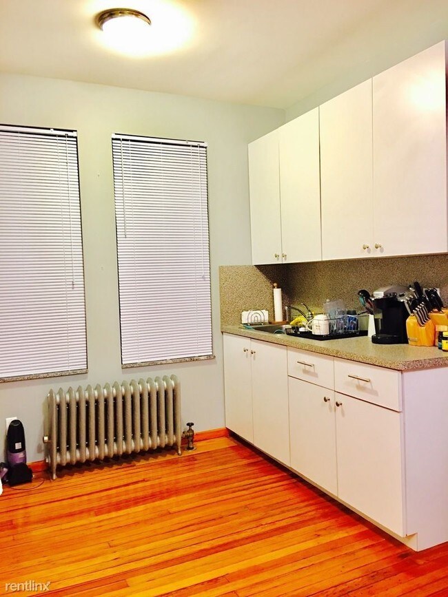 Foto del edificio - 3720 30th Ave