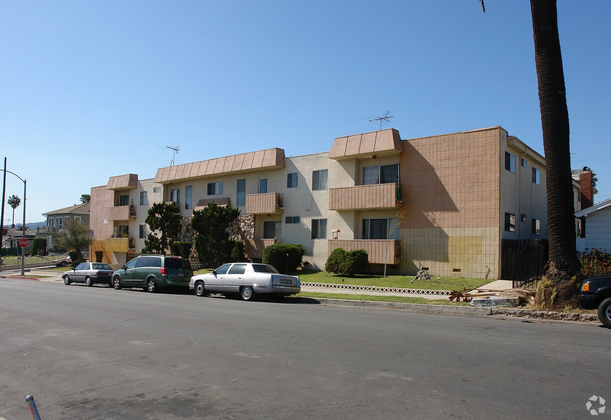 Foto del edificio - 4475 Rosewood Ave