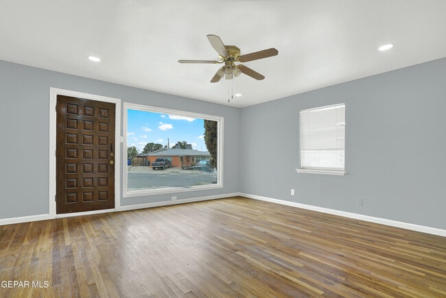 Building Photo - 4309 Mobile Ave