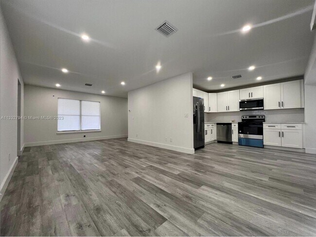 Foto del edificio - 9220 Bouquet Rd