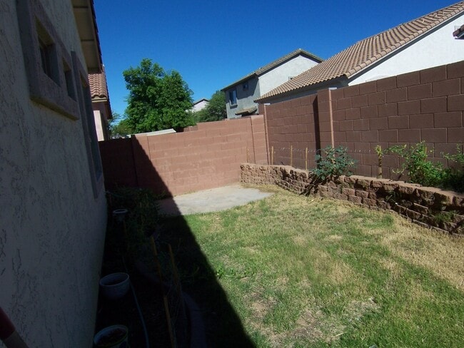 Building Photo - 3-Bedroom Home in Gated E Mesa Community
